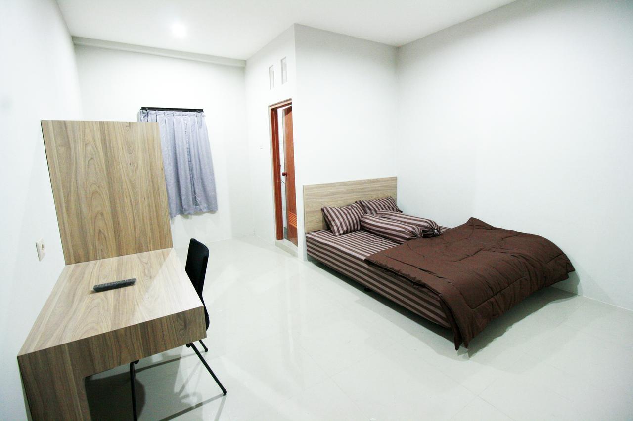 Dparagon Medokan Ayu Otel Surabaya Dış mekan fotoğraf